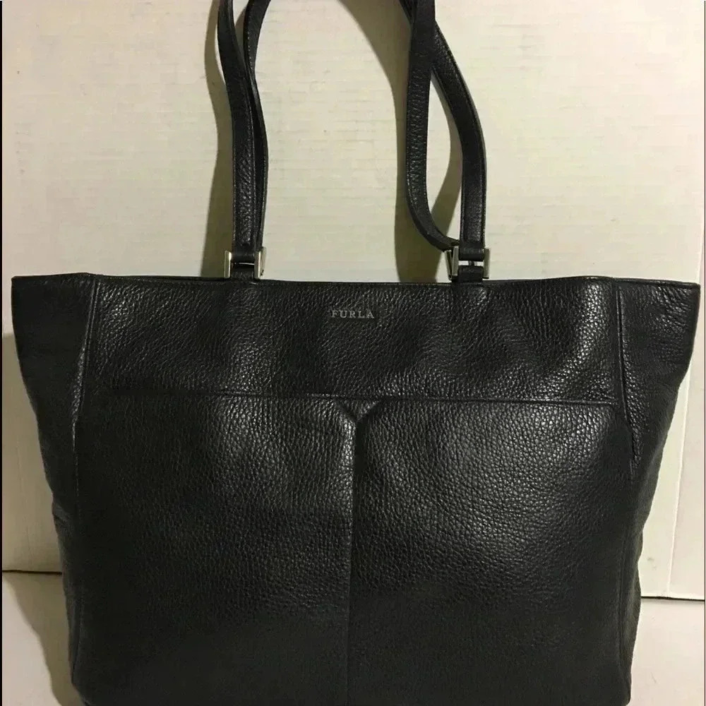 Furla Black leather tote/shoulder handbag